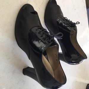 Bulk patent and leather peep toe heels. 8 1/2 B